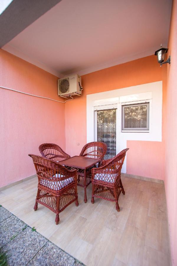 Apartments Kovacevic Петровац Экстерьер фото